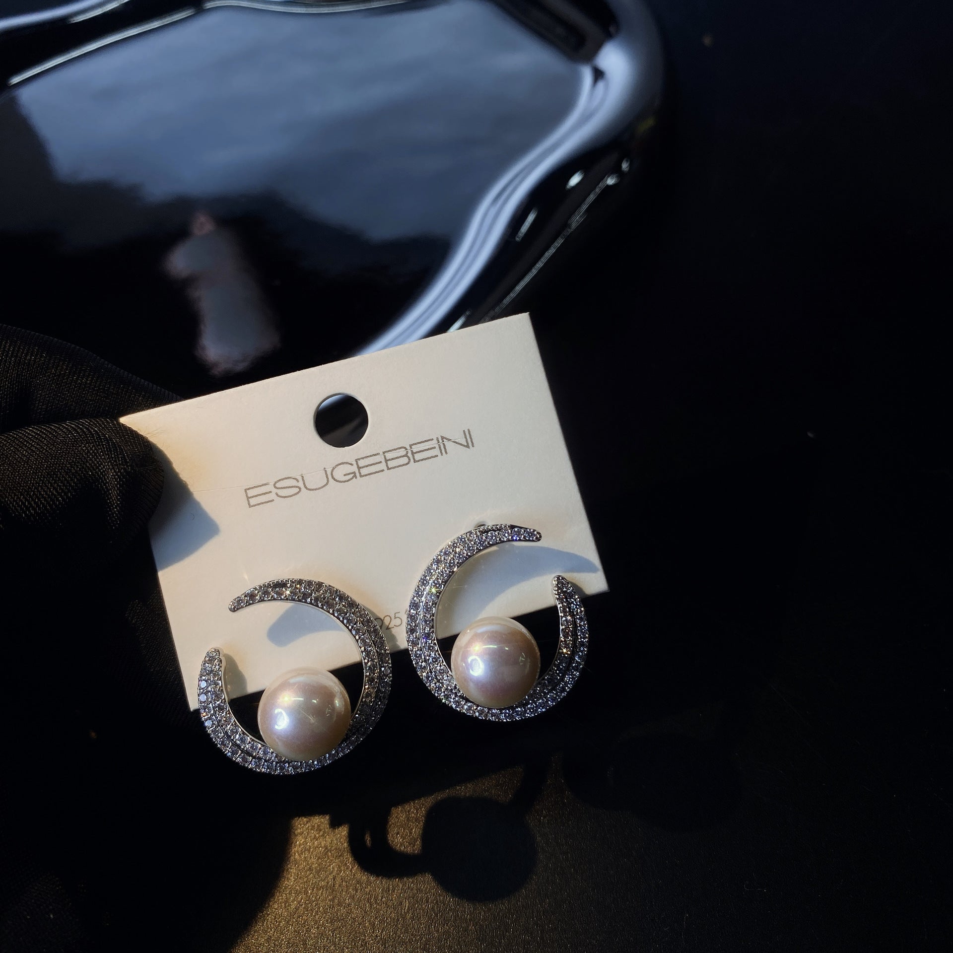 گوشواره میخی جدید Micro Rhinestone Moon Shape