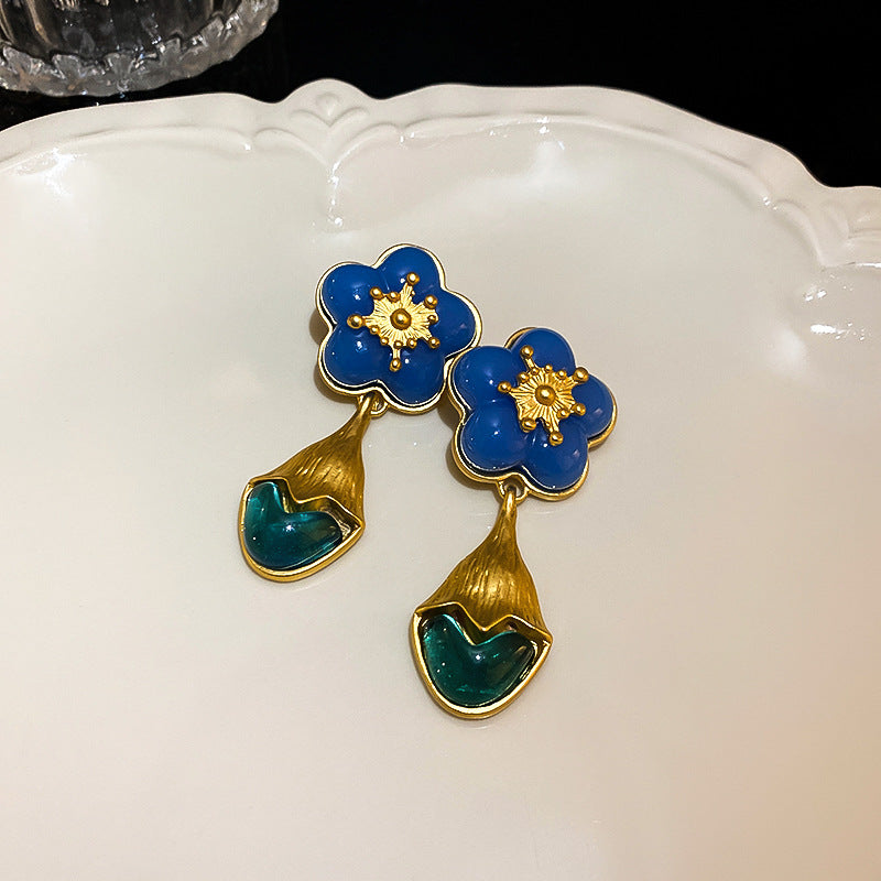 Love Palace Style Retro Stud Earrings Cn0019