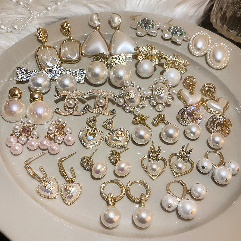 Retro Alphabet Zircon Earrings Cn0018