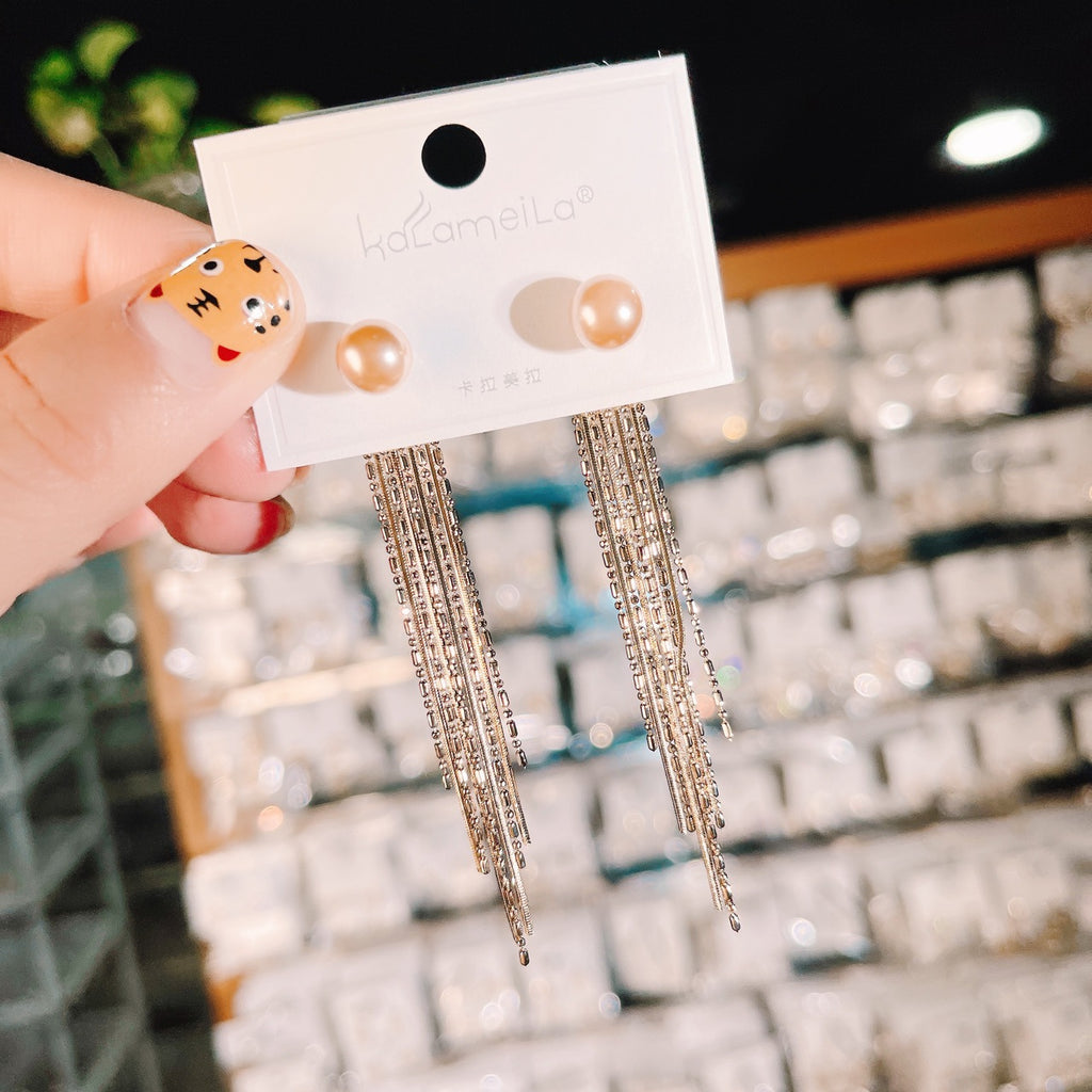 Hoa tai tua rua gắn phía sau phong cách cổ điển