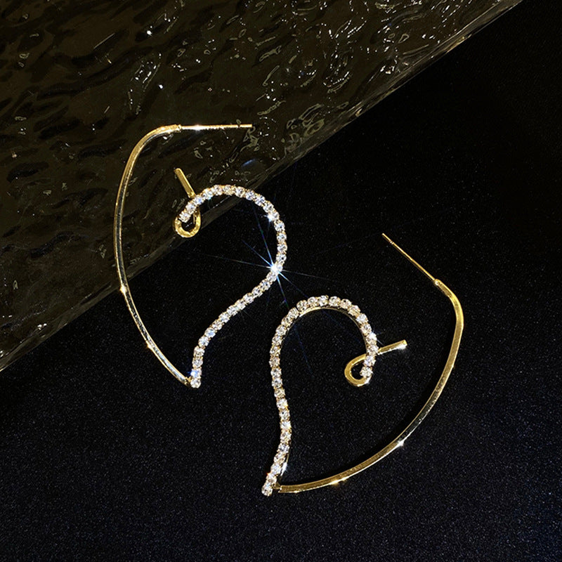 Metalen hartoorbellen Niche-ontwerp Stijlvolle sierlijke eenvoudige oorring