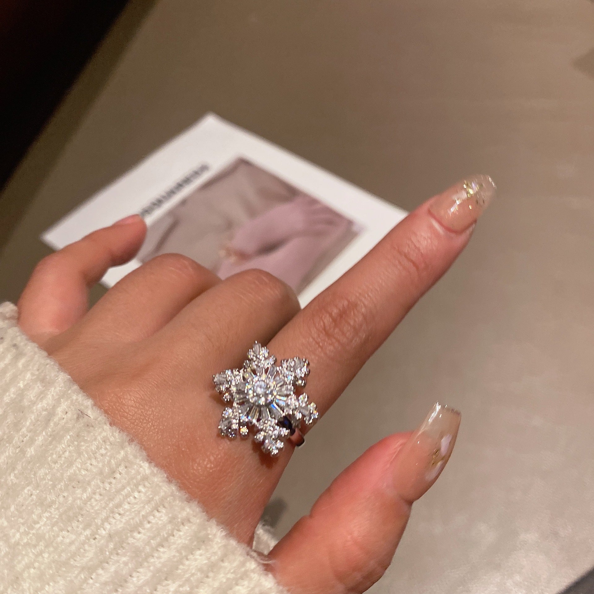 Vòng bông tuyết xoay có thể xoay vòng.