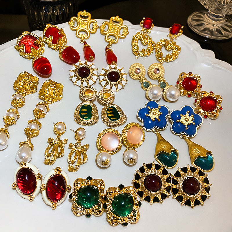 Love Palace Style Retro Stud Earrings Cn0019