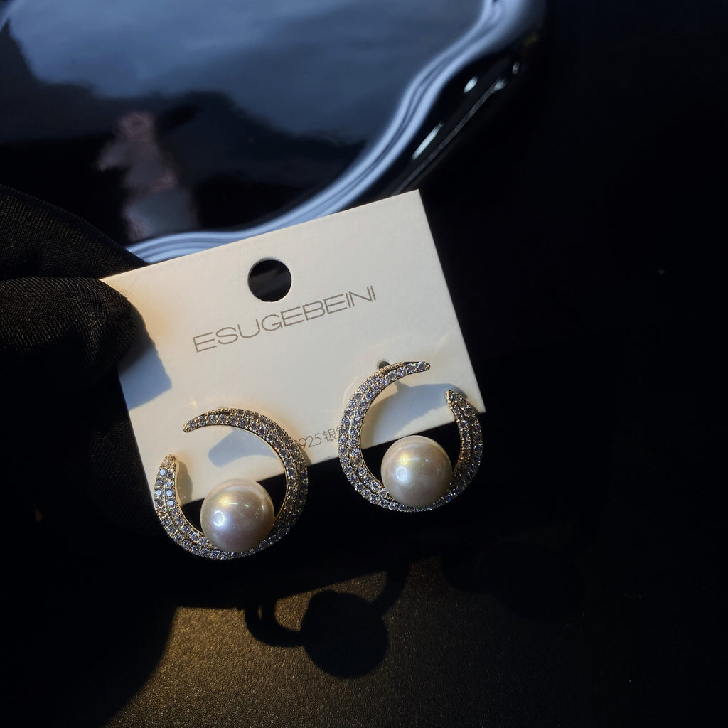 Bông tai hình mặt trăng Micro Rhinestone mới