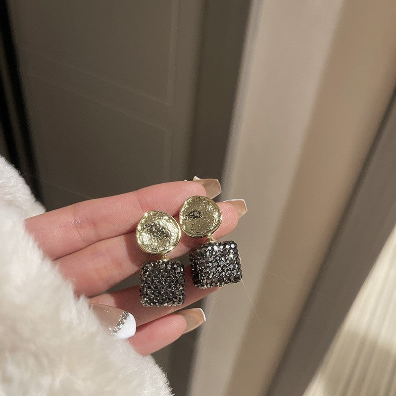 Sweet Kuchao Flu Dark Wind Ear Studs Cn0022