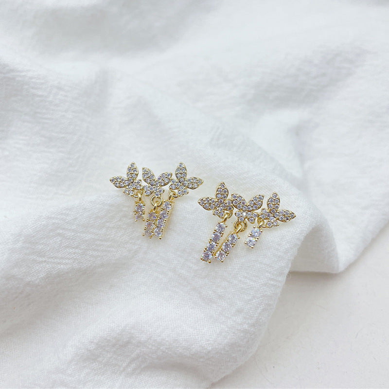 گوشواره گوشواره گوشواره با زنجیره کوتاه گل میخ الماس نفیس