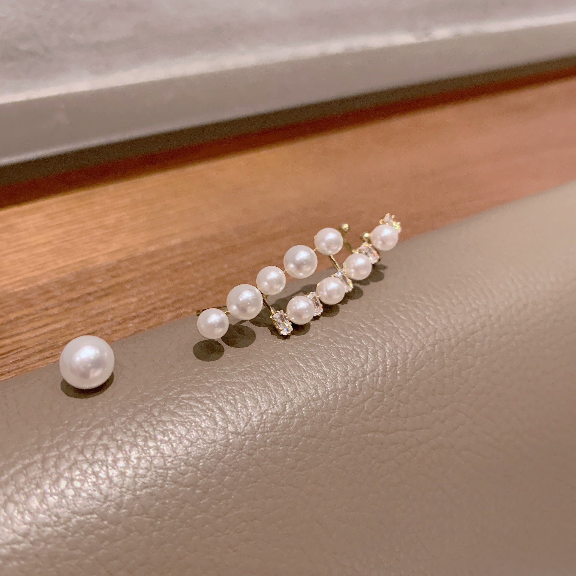 Asymmetric Pearl Stud Earrings Ear Clip One-Piece Earrings Earrings