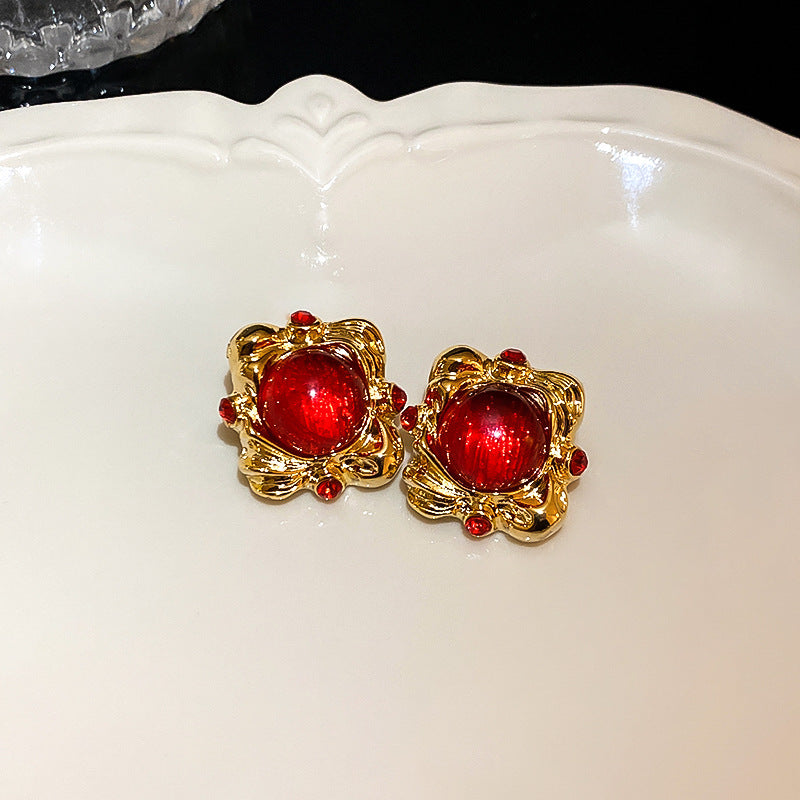 Love Palace Style Retro Stud Earrings Cn0019