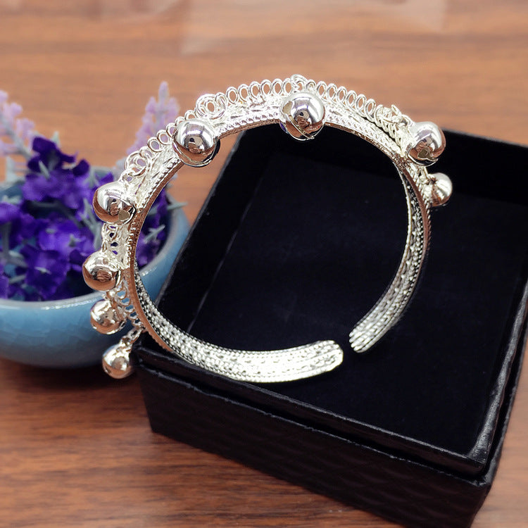 Retro srebrna bransoletka z ośmioma dzwonkami w stylu etnicznym taniec otwarta bransoletka