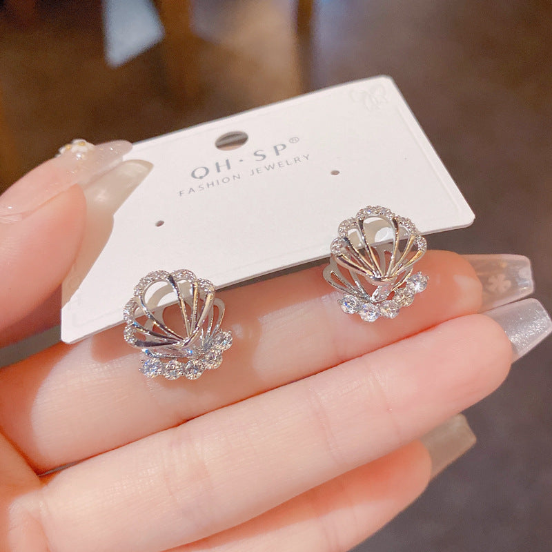 New Micro Inlaid Zircon Hollow Sea Shell Ear Clip