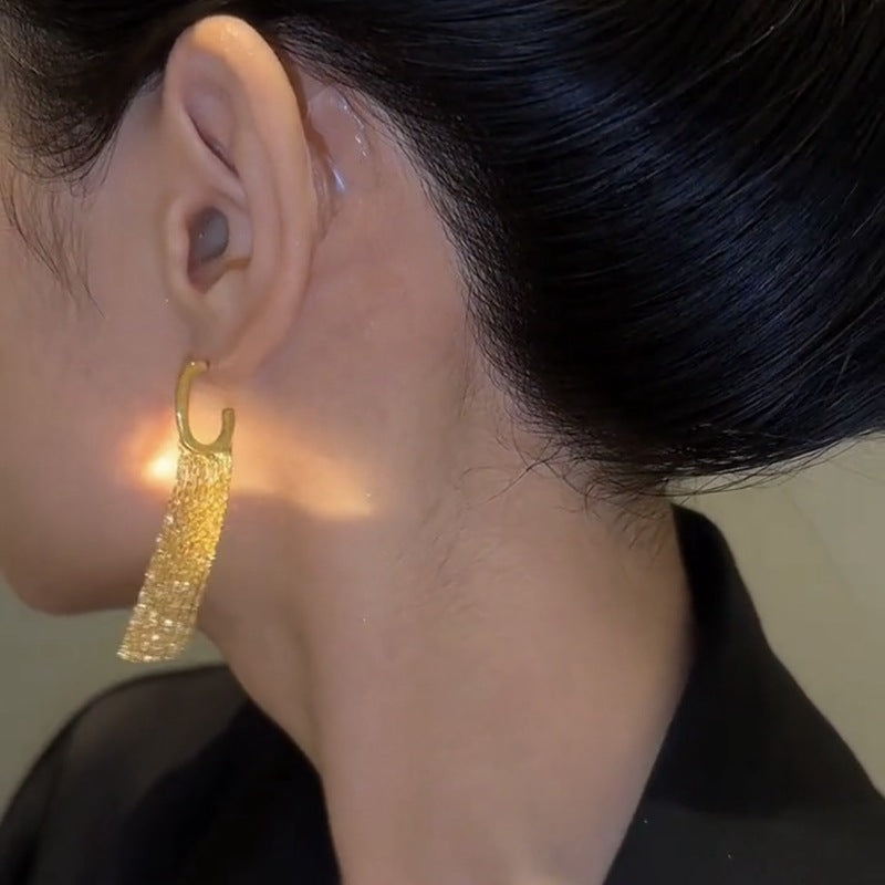 گوشواره بلند طلا با طرح علاقه خاص