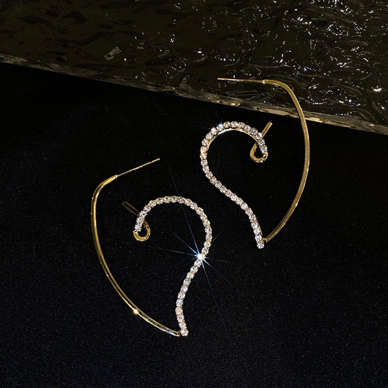 Metalen hartoorbellen Niche-ontwerp Stijlvolle sierlijke eenvoudige oorring