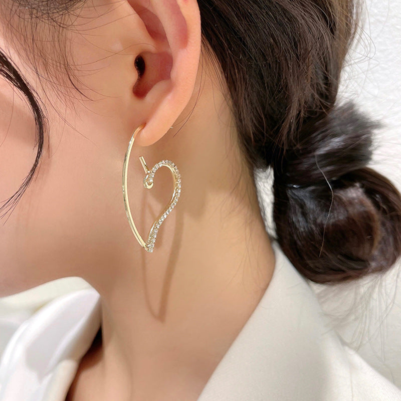 گوشواره قلب فلزی طرح طاقچه شیک و شیک حلقه گوش ساده