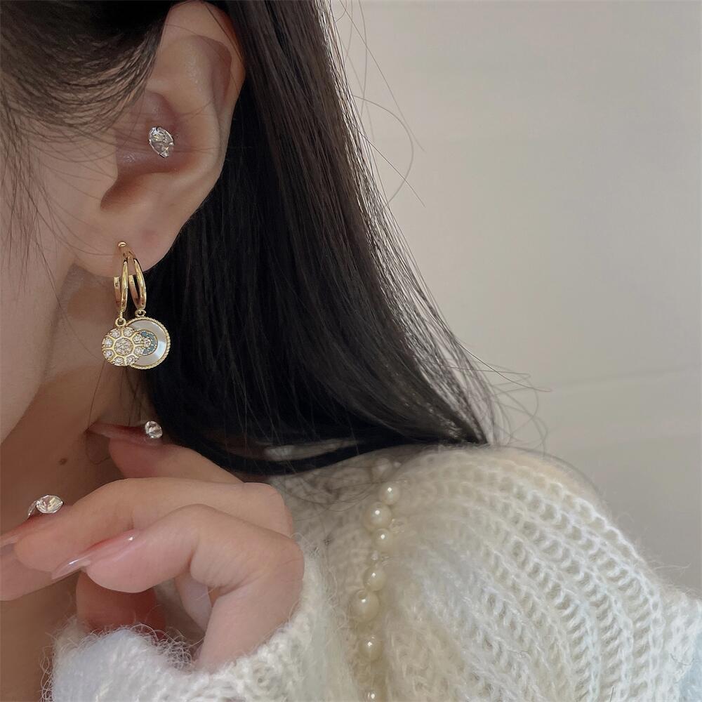 Vintage zircon round shell tassel earrings