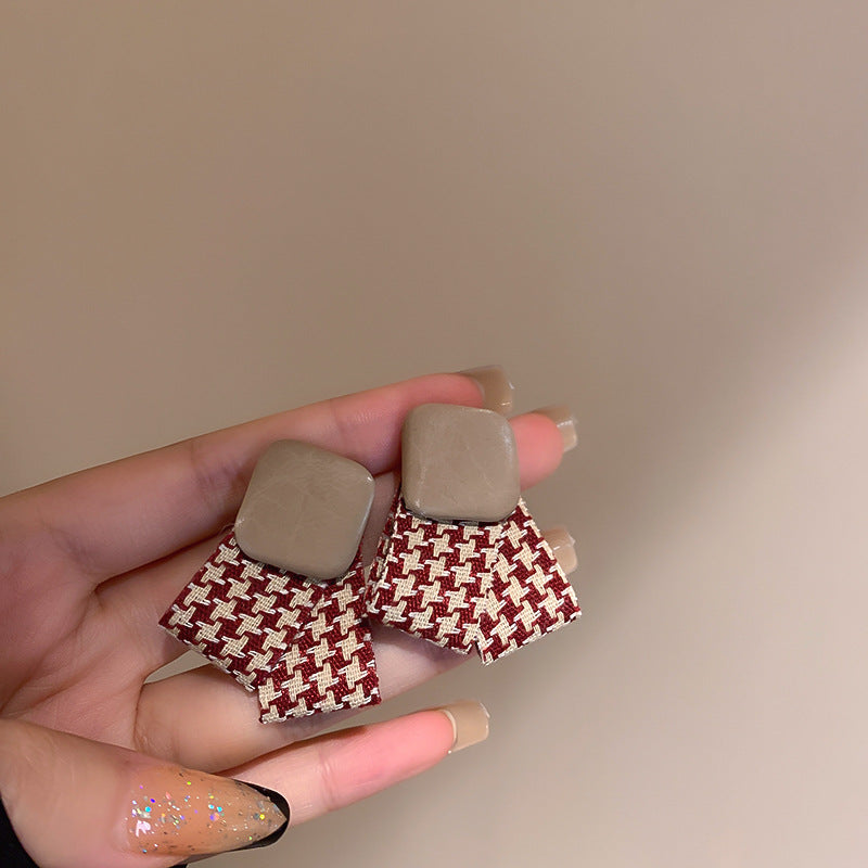 Retro Minority Earrings Cn0040