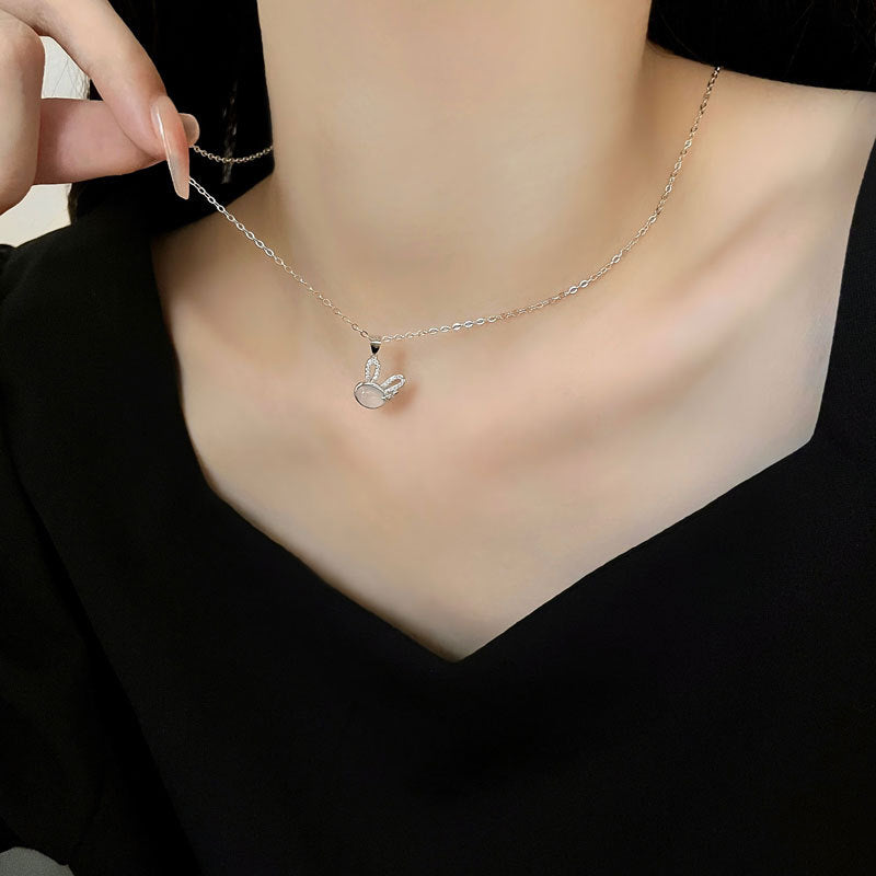 S925 Sterling Silver Kalsedon Putih Wortel Kelinci Kalung