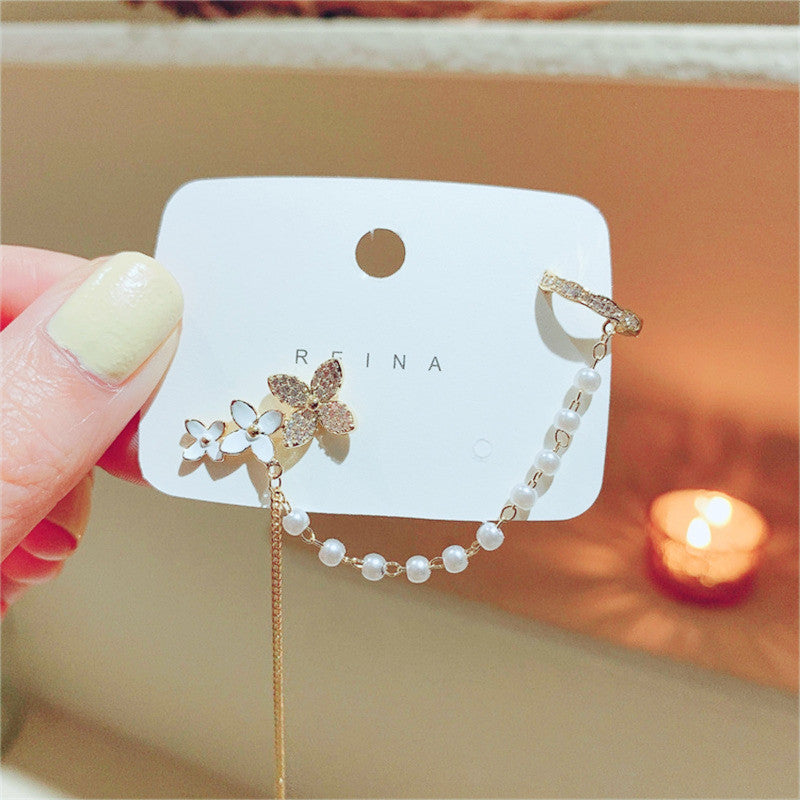 Treo tai tích hợp bướm hoa Pháp mới