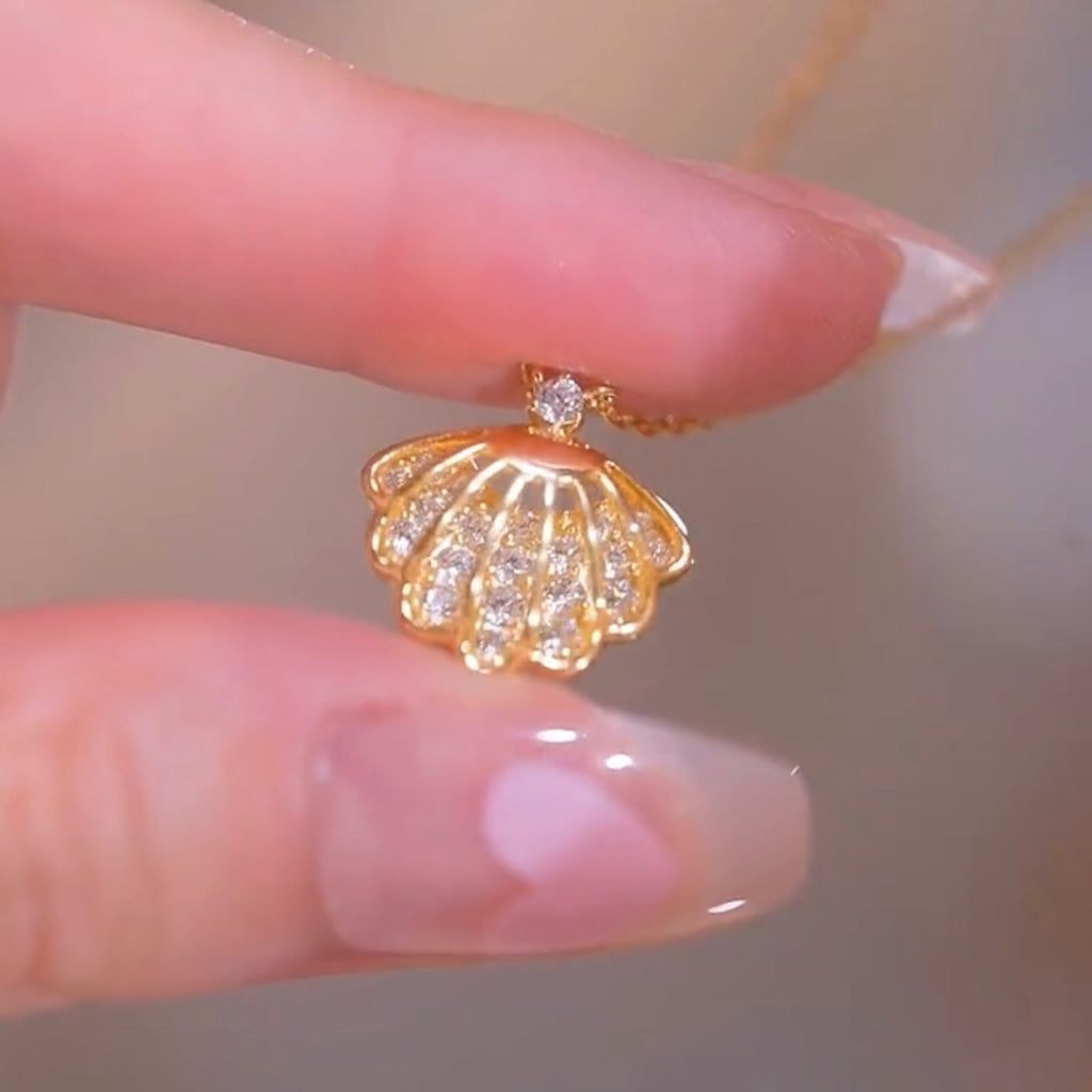 Zircon Inlaid Small Shell Pendant Necklace Clavicle Chain