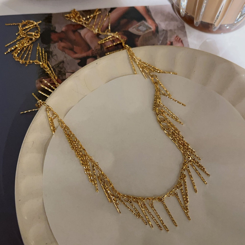 কুলুঙ্গি স্বভাব অনিয়মিত ট্যাসেল নেকলেস মহিলা মেটাল চেইন জ্যামিতিক ক্ল্যাভিকল চেইন