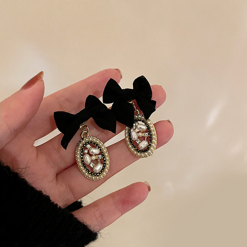 Sweet Kuchao Flu Dark Wind Ear Studs Cn0022