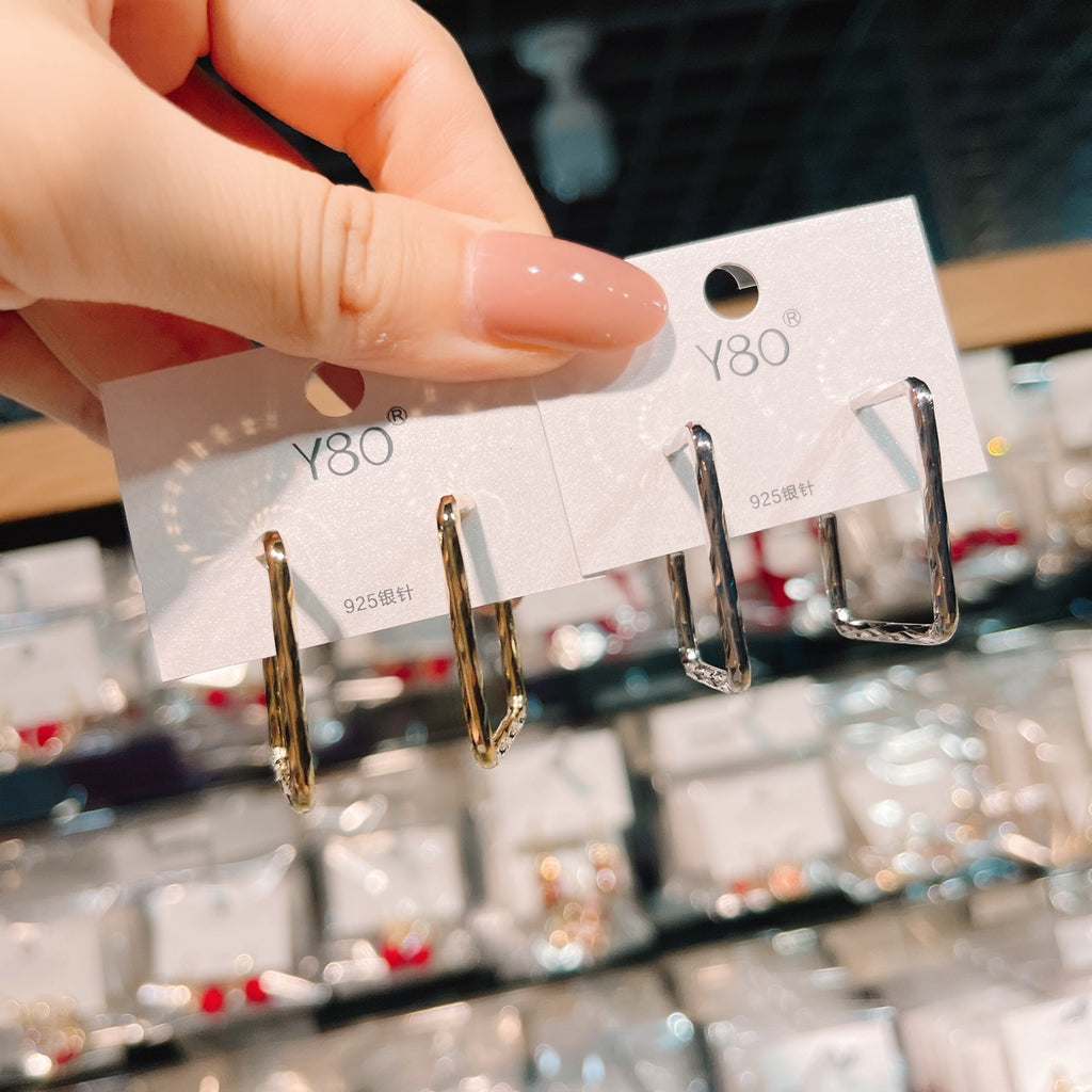 گوشواره گوشواره گوشواره مربعی هندسی حکاکی شده به سبک سرد