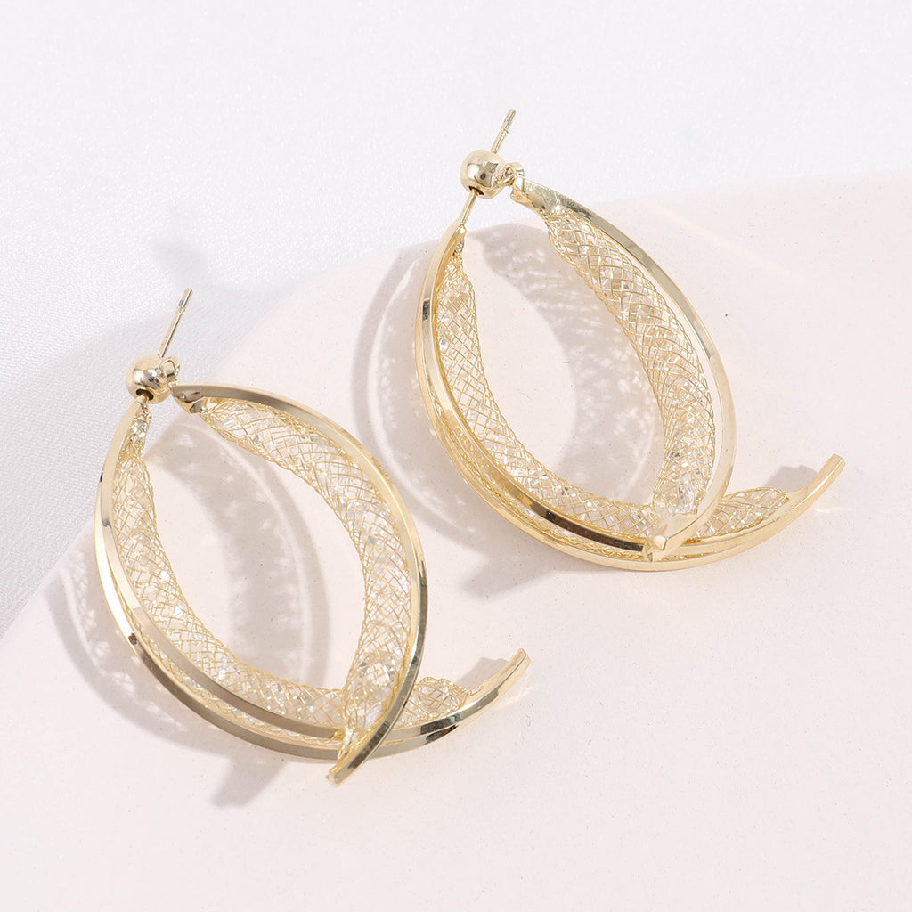 Châu Âu và Châu Mỹ Cá Tính Lưới Rỗng Kim Loại Mặt Trước Và Mặt Sau Chéo Bông Tai Thời Trang