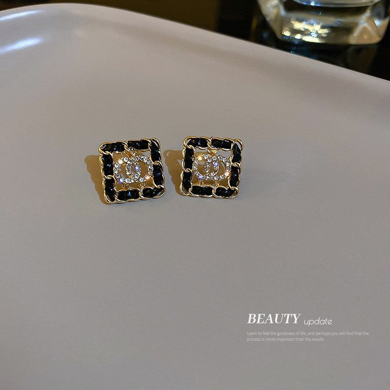 Sweet Kuchao Flu Dark Wind Ear Studs Cn0022