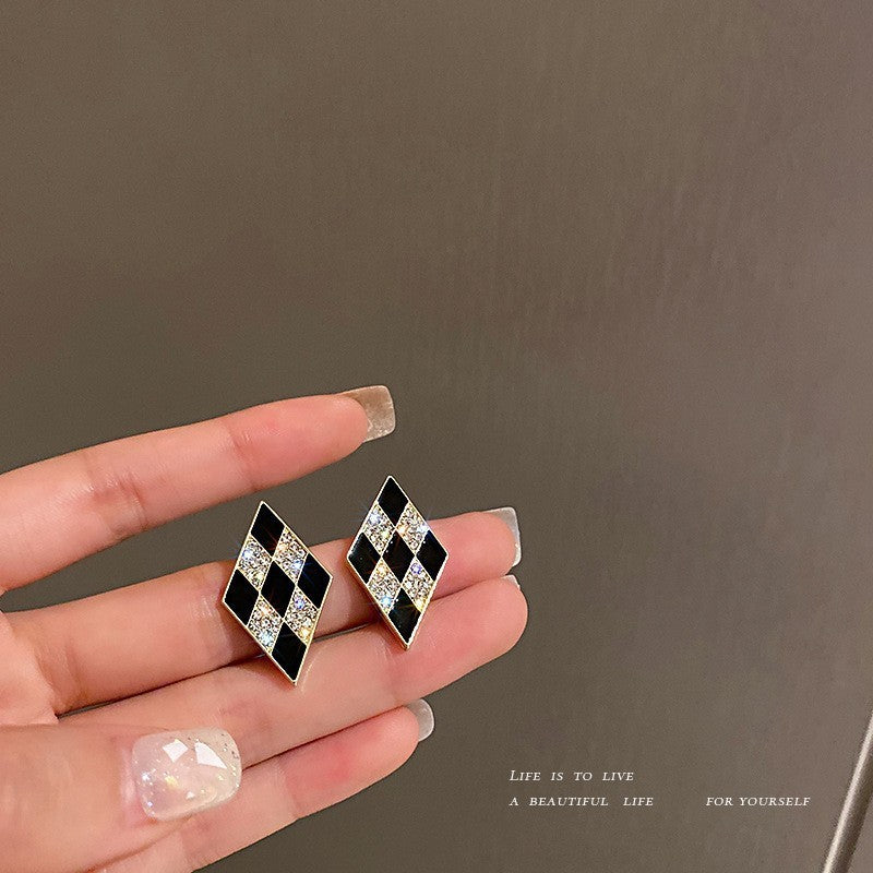 Sweet Kuchao Flu Dark Wind Ear Studs Cn0022
