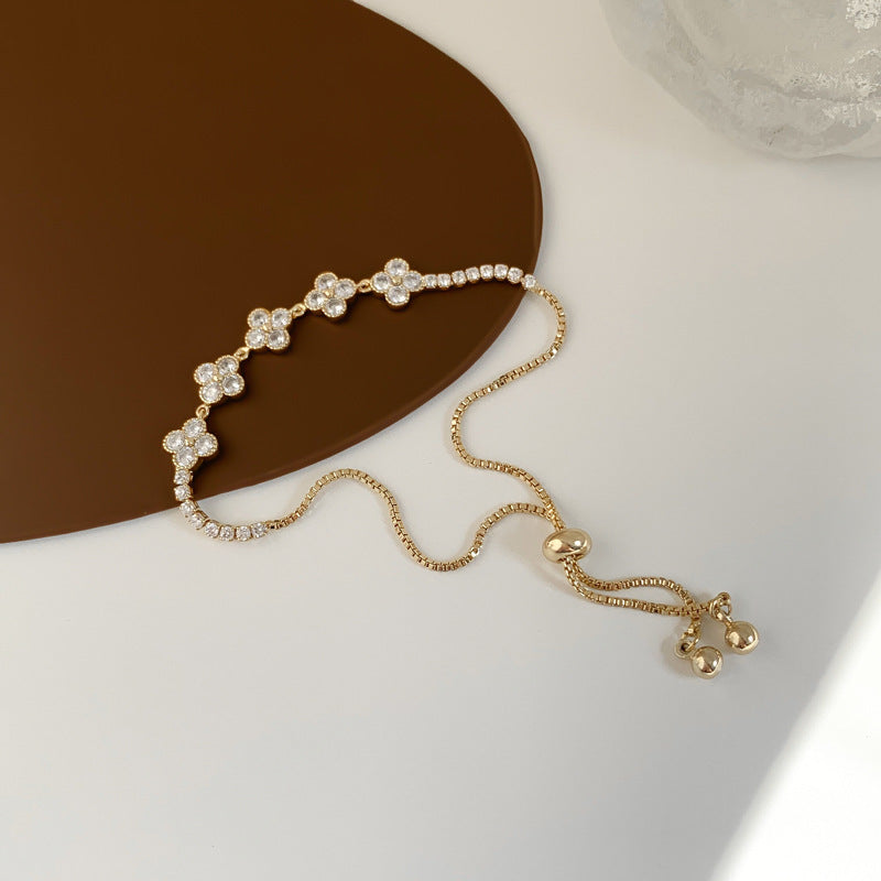 Retro Micro Inlaid Zircon Four-Leaf Flower Bracelet