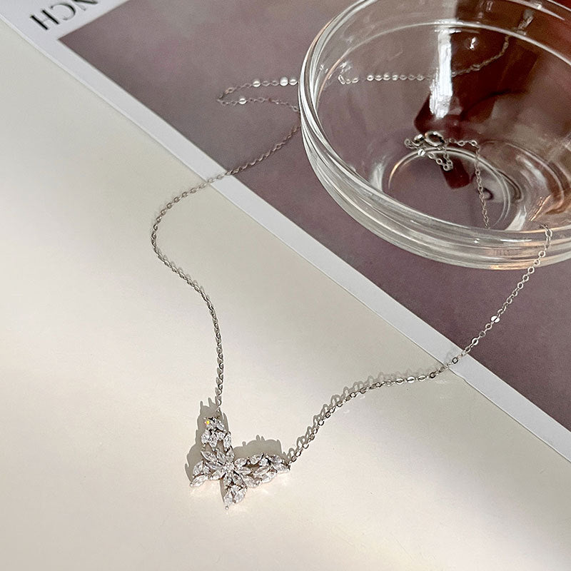 S925 سٹرلنگ سلور ڈائمنڈ جڑا ہوا تیتلی کا ہار