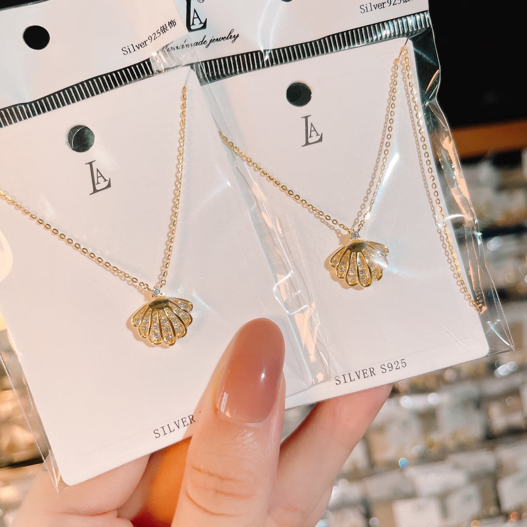 Zircon Inlaid Small Shell Pendant Necklace Clavicle Chain