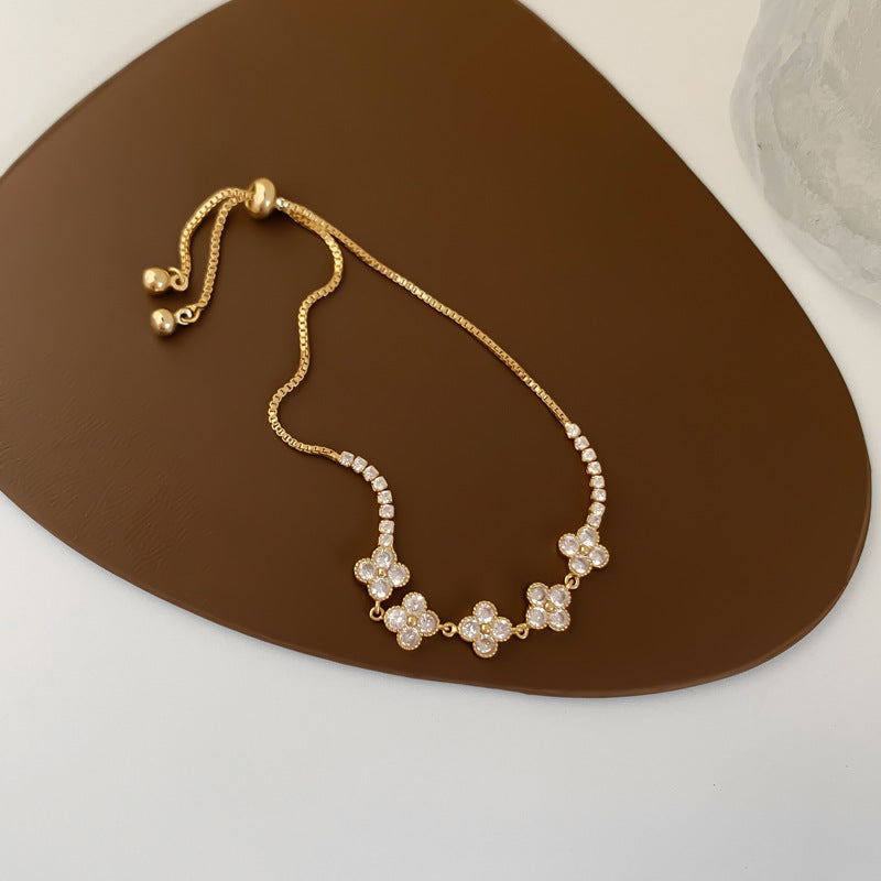 Retro Micro Inlaid Zircon Four-Leaf Flower Bracelet