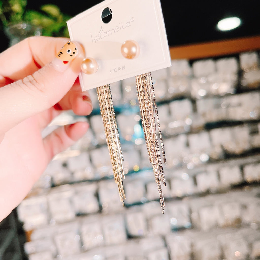 Hoa tai tua rua gắn phía sau phong cách cổ điển