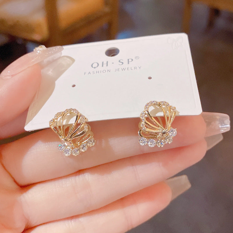 New Micro Inlaid Zircon Hollow Sea Shell Ear Clip