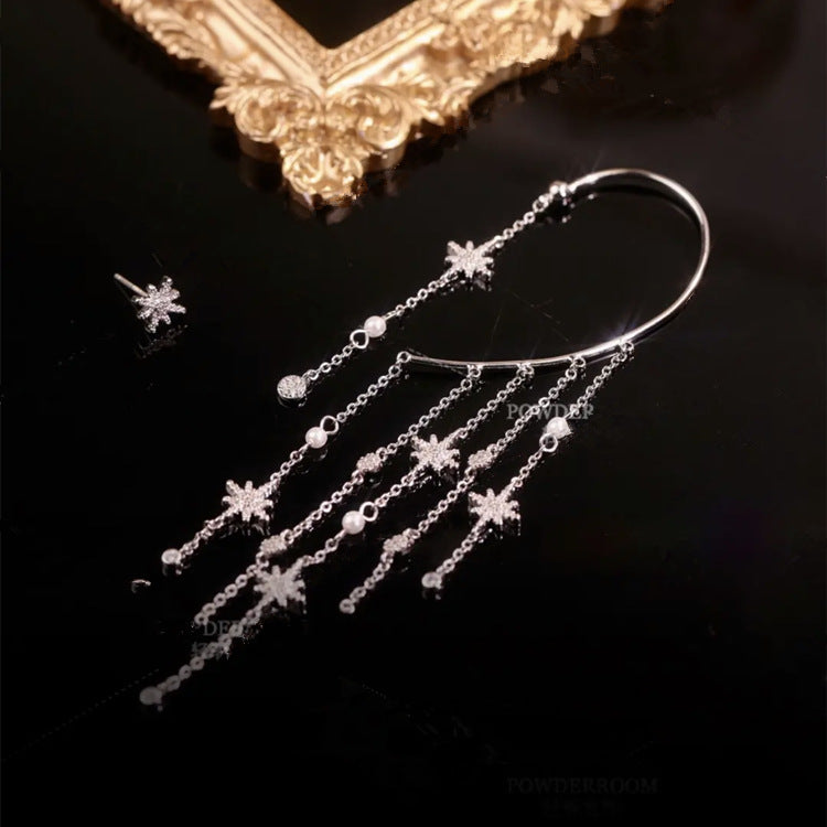 گوشواره منگوله ای نقره ای نامتقارن