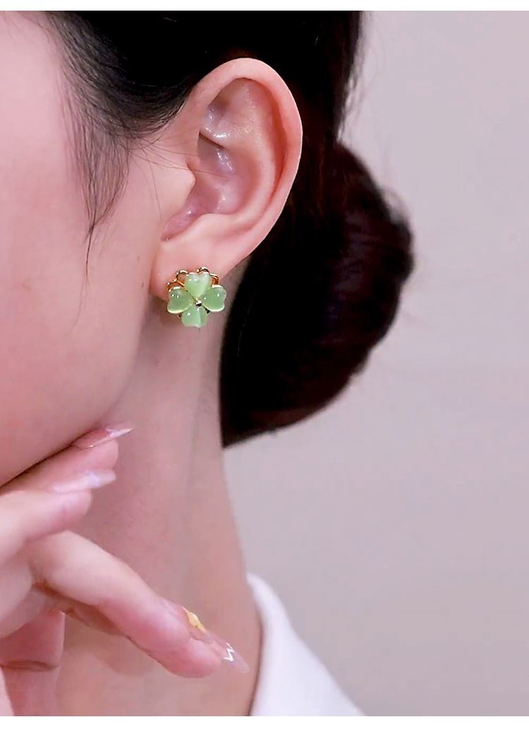 회전하는 녹색 오팔 네잎 꽃 귀걸이 여성