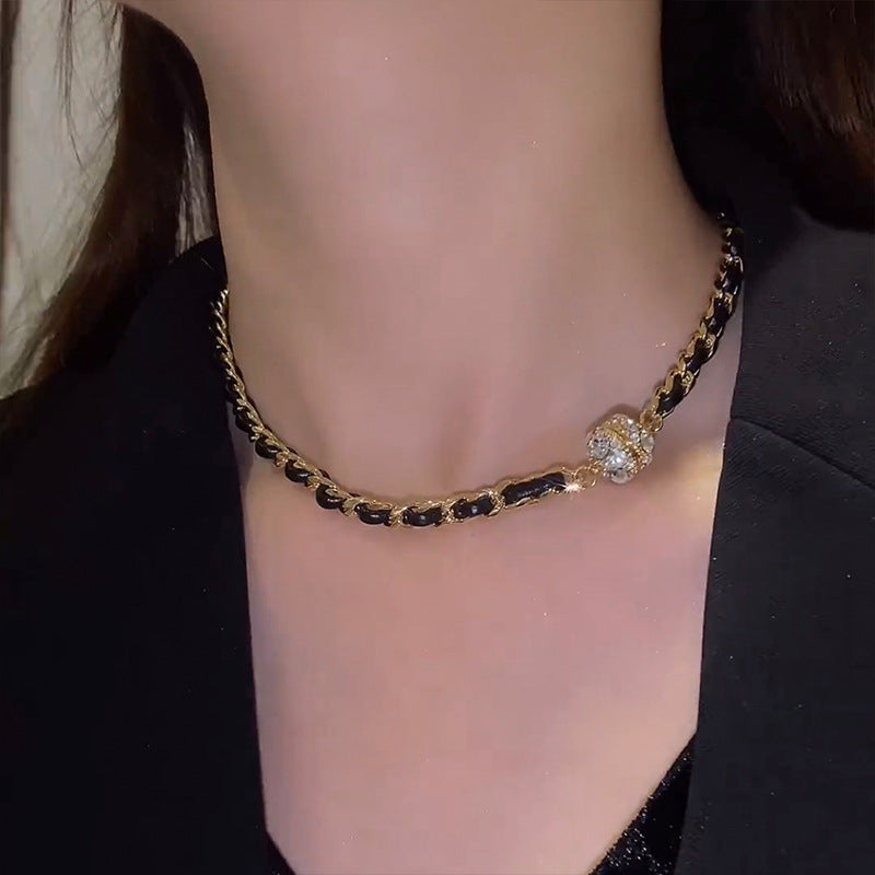 Kalung Magnet Rantai Bungkus Kulit