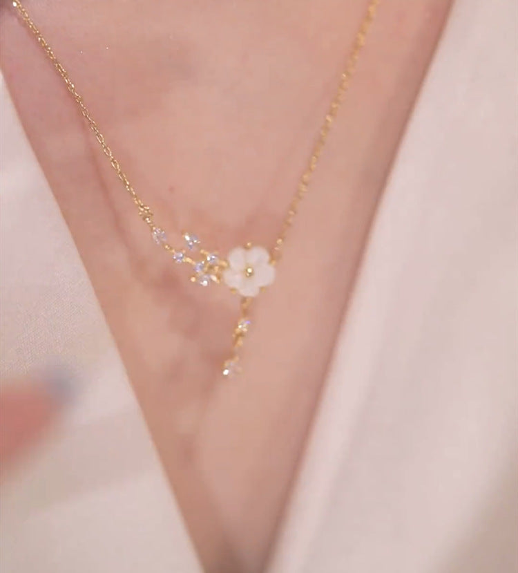 Flower tassel necklace