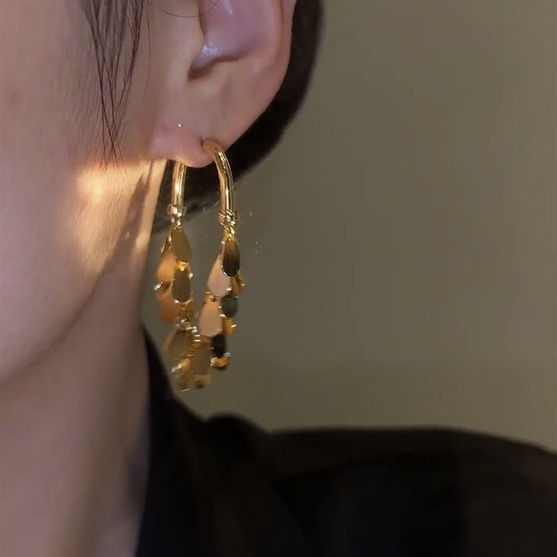 گوشواره منگوله ای پولک دار فلزی