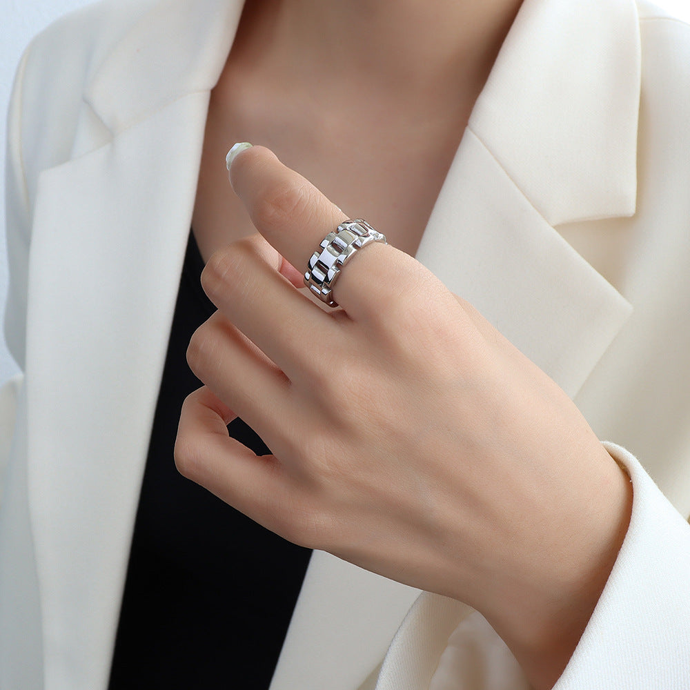 Đồng hồ dây chuyền kiểu nhẫn thực phẩm nữ nhẫn thép titan mạ vàng 18k