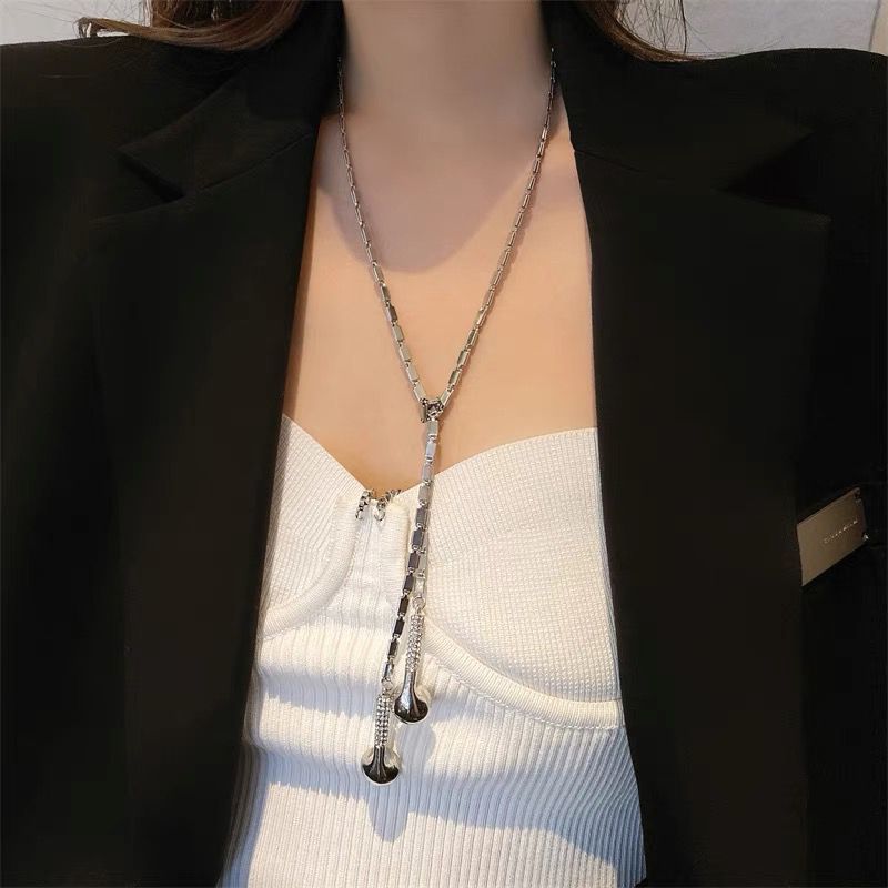 Wear more zircon earphone necklace