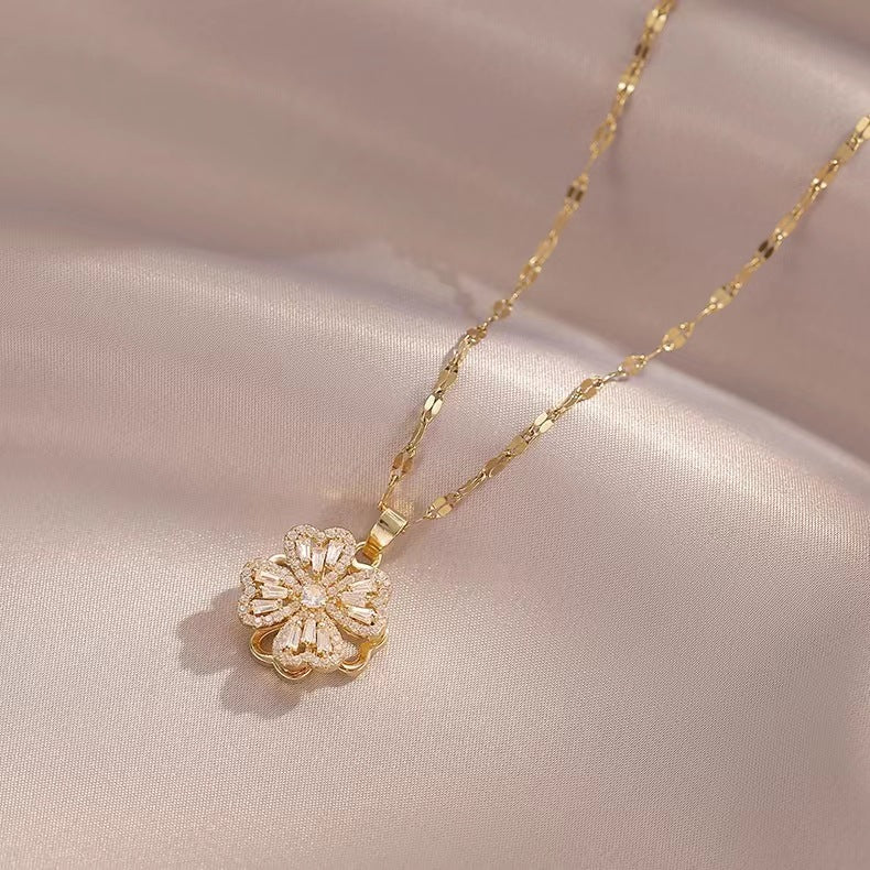 Dây chuyền nữ cỏ bốn lá xoay