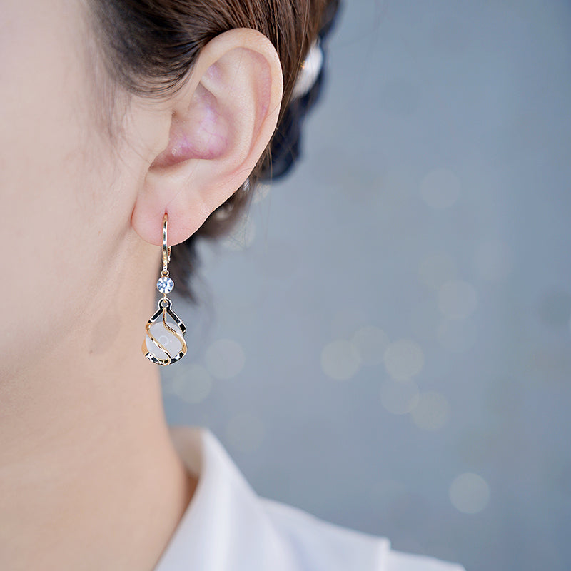 Fashion Design Sense Spiral Opal Earrings Super Flash Diamond Gem Earrings Face Skinny Ear Jewelry