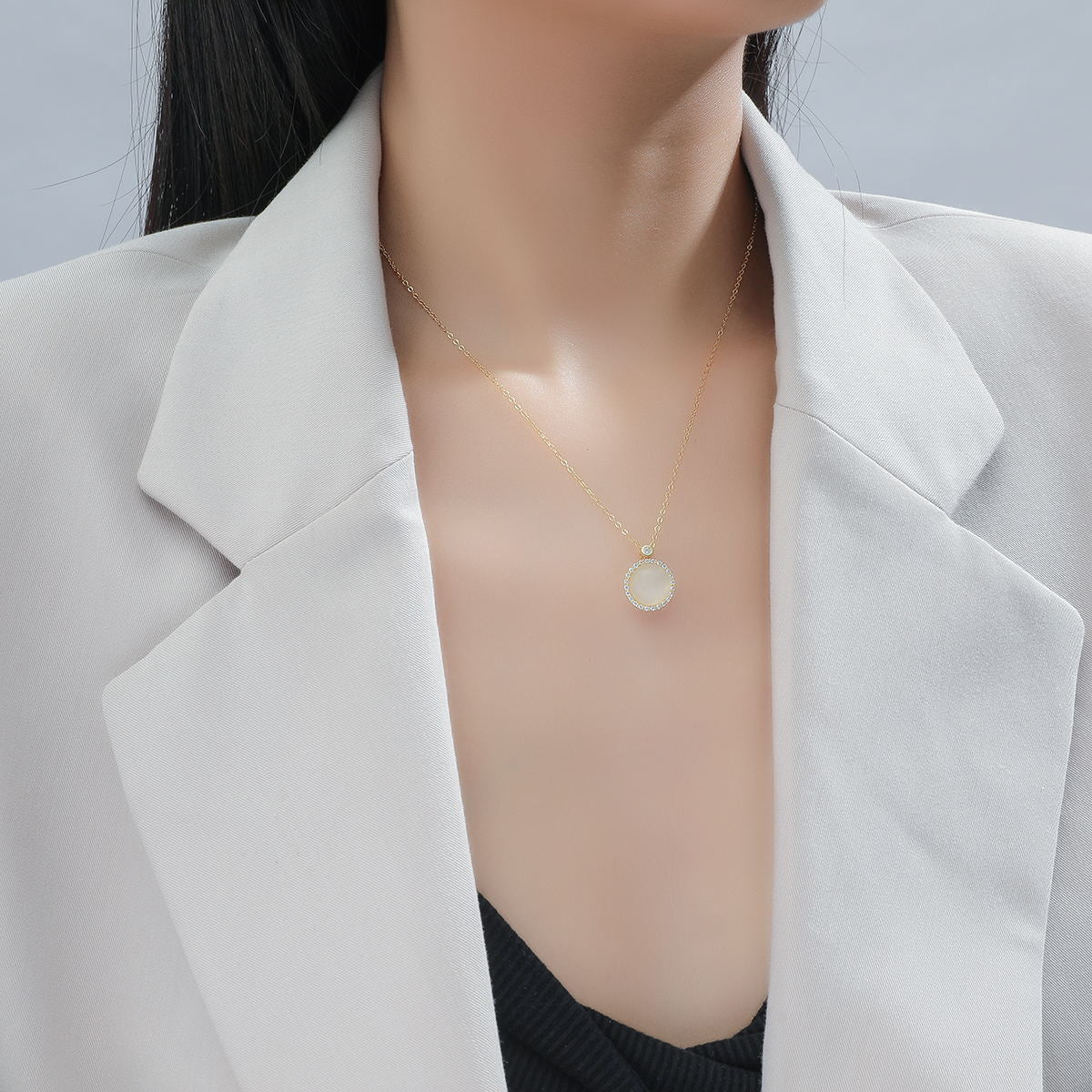 S925 Perak Cahaya Bulan Opal Berputar Kalung Wanita Cahaya Mewah Rasa Desain Mikro bertatahkan Zirkon Klavikula Rantai Ledakan Hidup