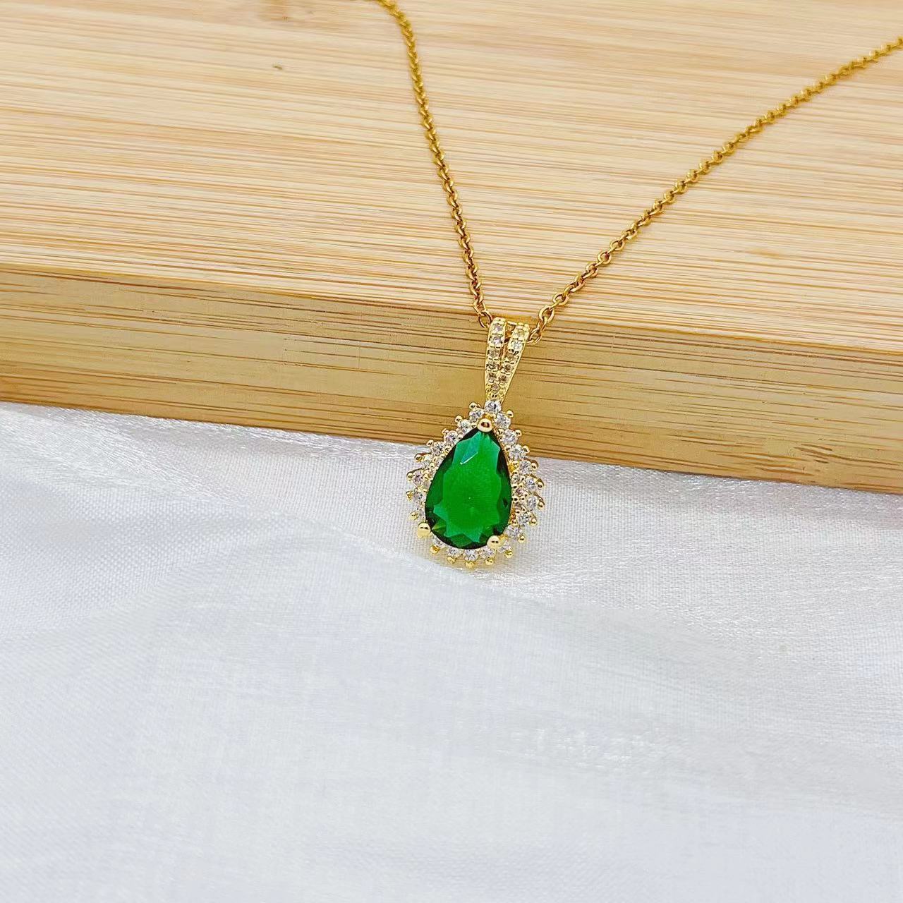 Kalung Tetesan Zirkon Warna Bertatahkan Mikro Tembaga Mengkilap