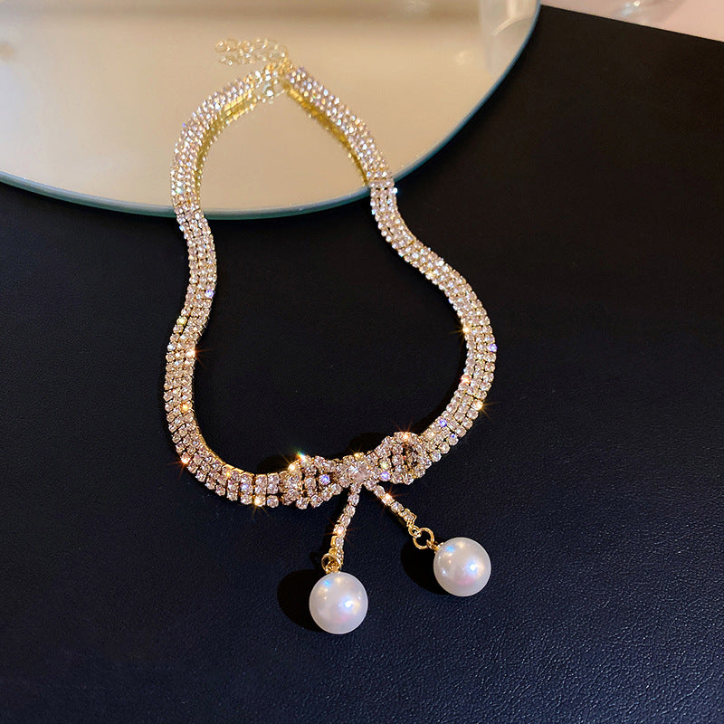 ডায়মন্ড বো নেকলেস