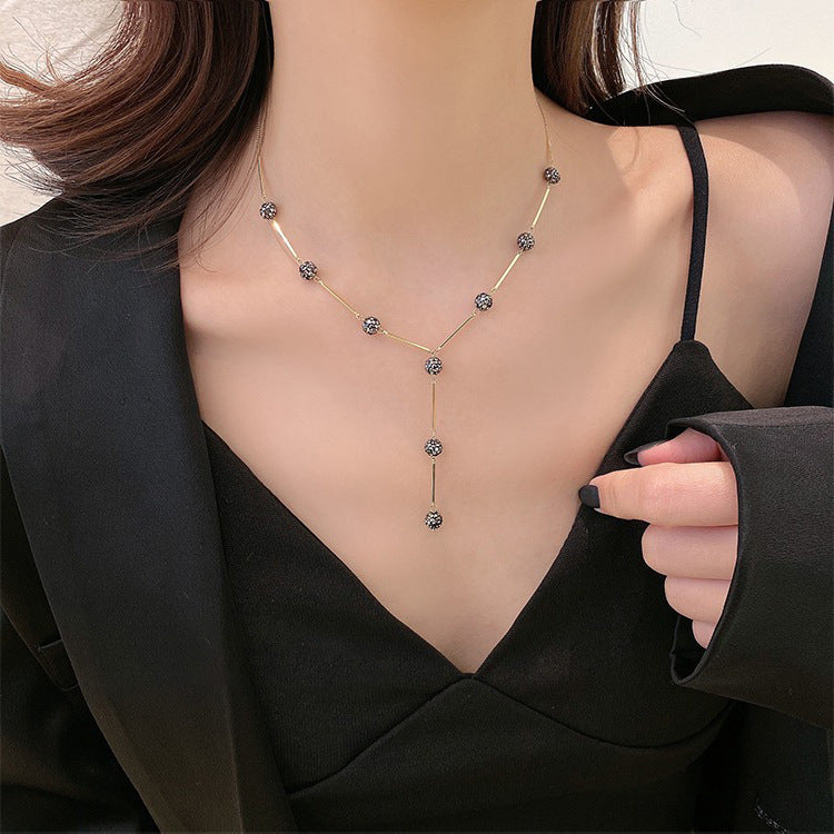 ডায়মন্ড ক্রিস্টাল বোনা নেকলেস