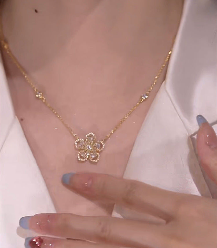 পীচ ব্লসম মাইক্রো-ইনলেইড জিরকন ফুল ক্ল্যাভিকল চেইন