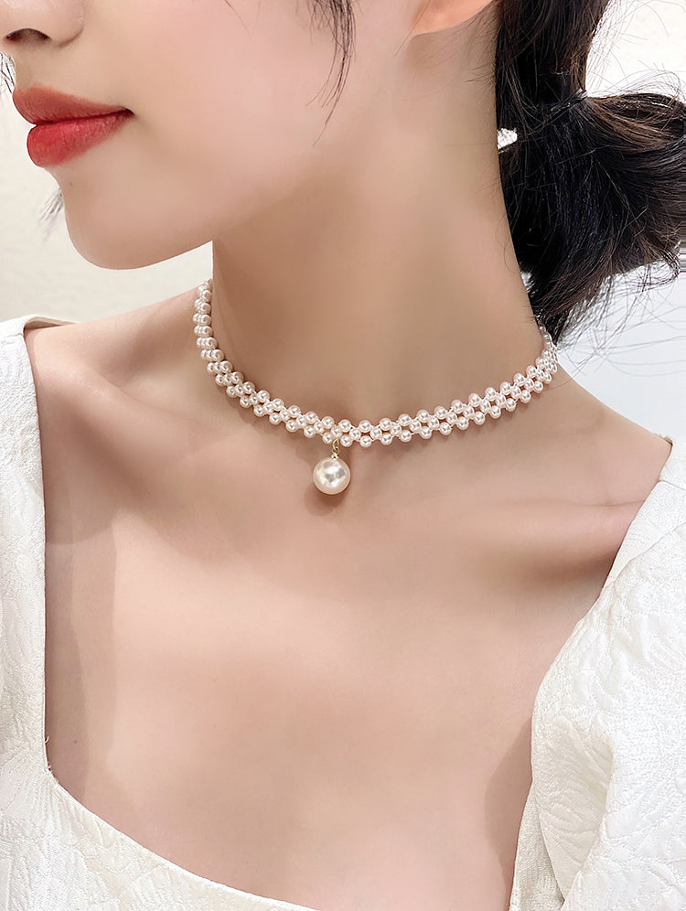 بنے ہوئے تین قطار موتی ہنسلی چین کی گردن کی زنجیر