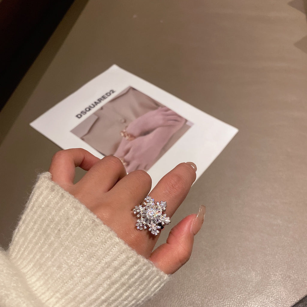 Vòng bông tuyết xoay có thể xoay vòng.